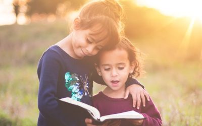 kids_moving_books